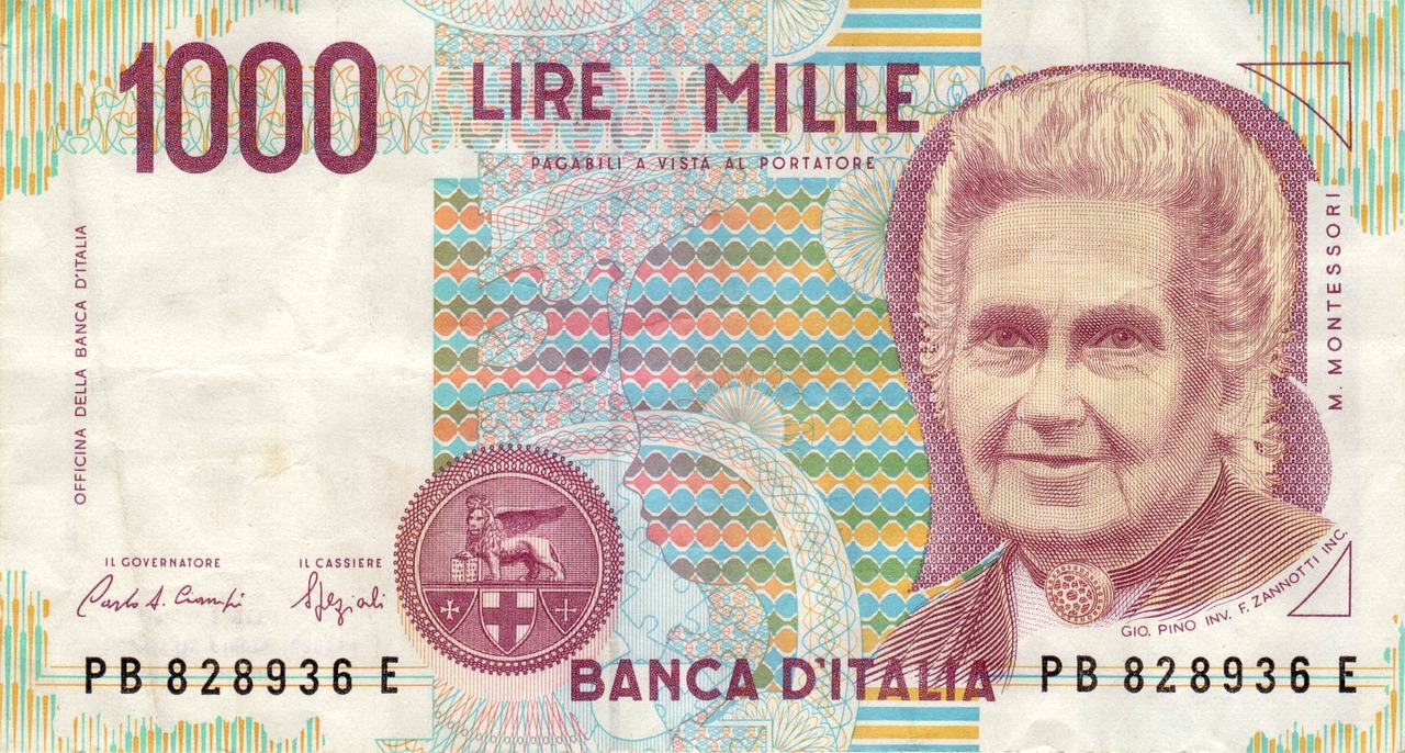 Moneta da 10 Lire rara su sfondo bianco, simbolo di potenziali tesori nascosti.